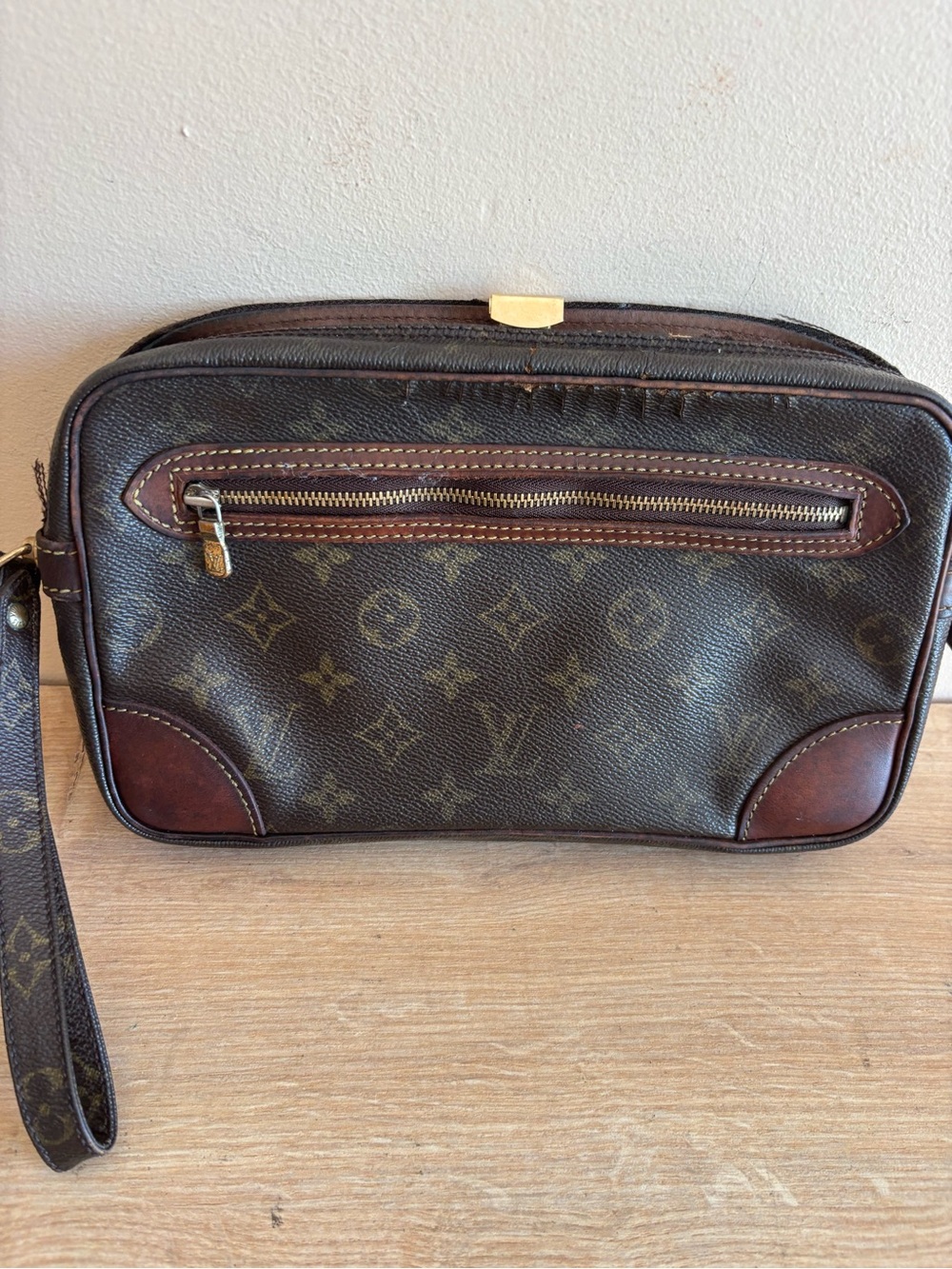 Authentic Louis Vuitton monogram clutch - Picture 2 of 8
